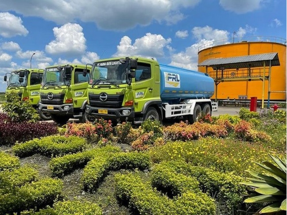 Truk-truk terbaru PT Parna Raya Logistik di PT Mitra Andalan Sejahtera