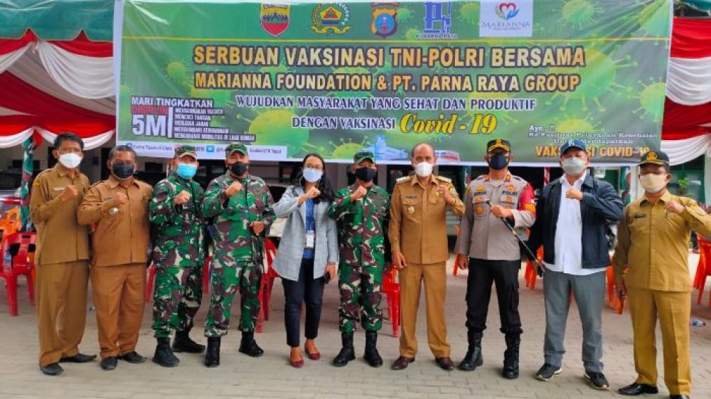 TNI-POLRI dengan Yayasan Marianna (Parna Raya Group) Serbu Samosir Dengan 10.000 Vaksin